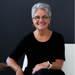 Head shot of Kim Mazzuca