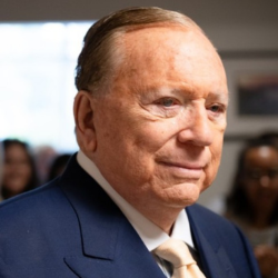 Head shot of Louis Bershad